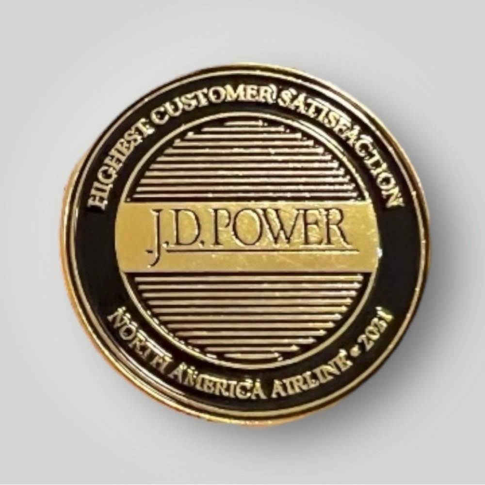 Delta Air Lines J.D. Power Award Challenge Coin Metal Medal Collectible New - Picture 3 of 6